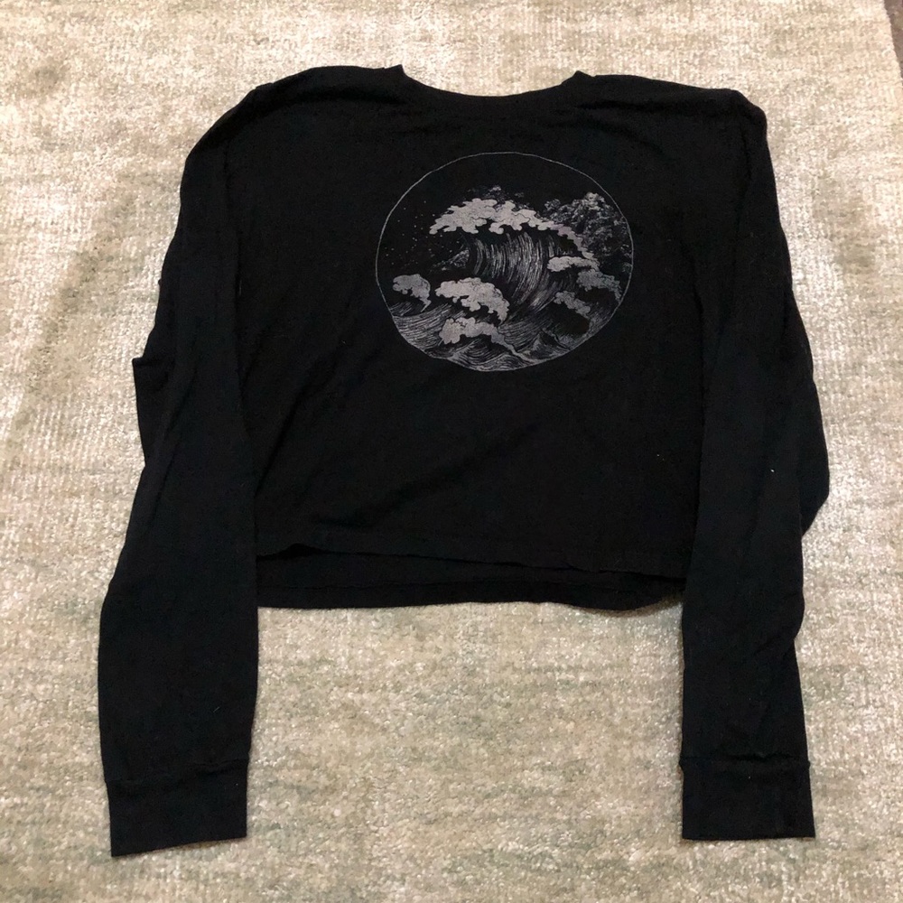 Black wave long sleeve top
